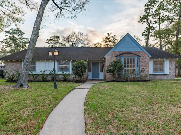 2706 Williamsburg Dr, Dickinson, TX 77539