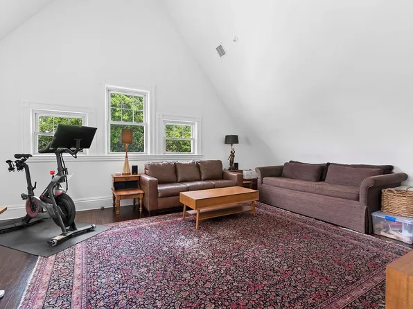 685 East 22nd Street image 27 of 38