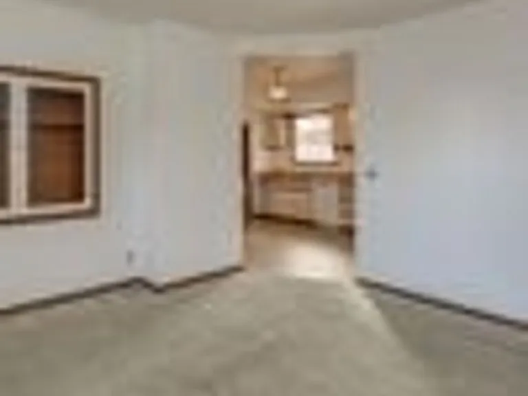 2420 E St — Photo 7