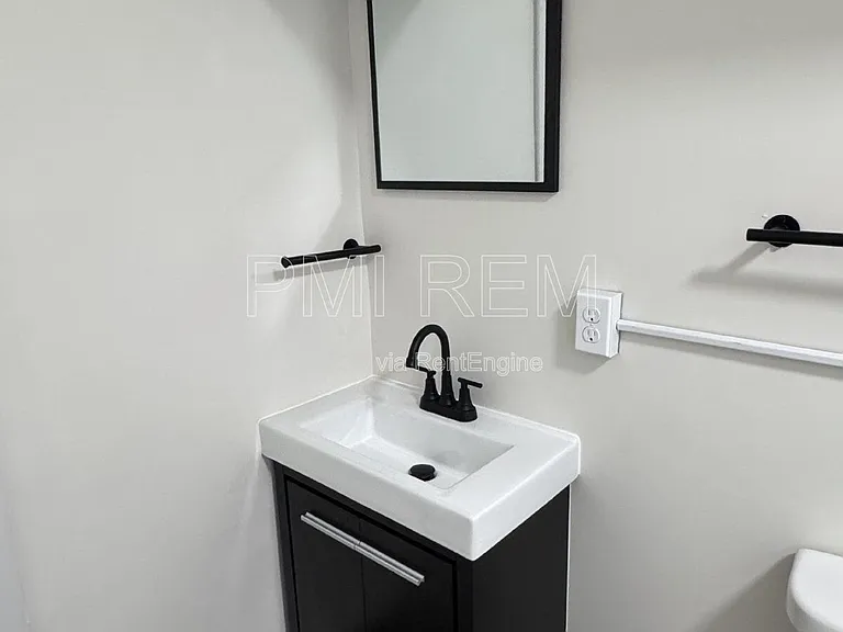 470 Sumner St #2 — Photo 5