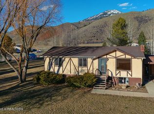 172 W Cottonwood Dr, Smoot, WY 83126