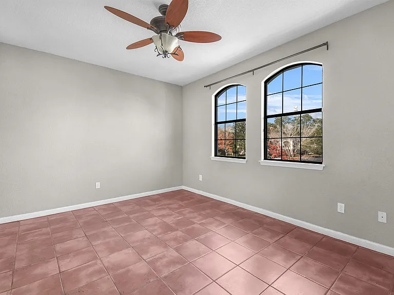 2221 Vista Cove Rd — Photo 13