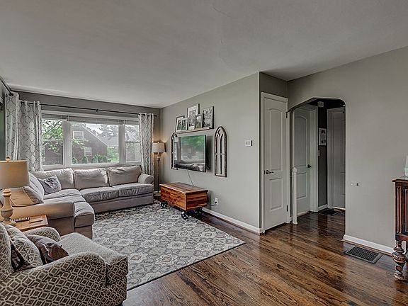 5th image of 101 Yancey Dr