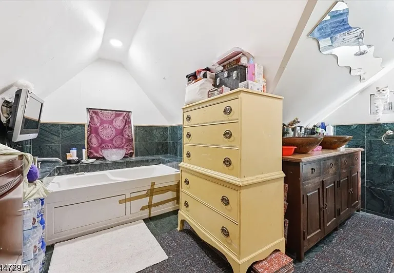 409 Tryon Ave — Photo 22