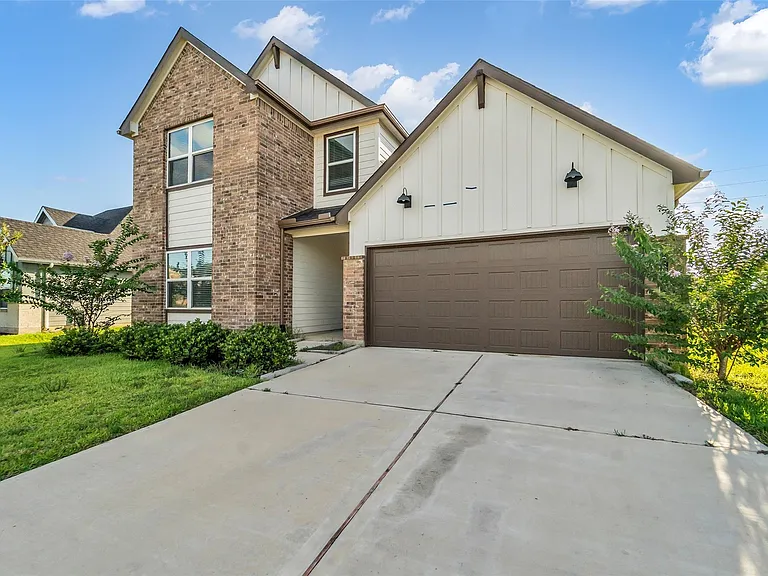 2828 Willow Gulch Way — Photo 1