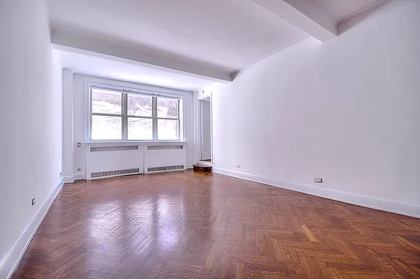 Rented by Urbane Brokerage | media 13