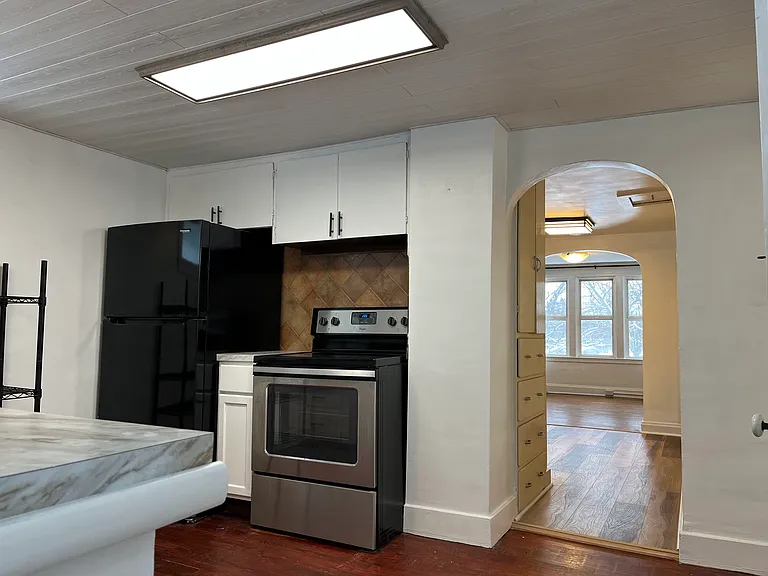 652 Washington Ave #1/2 — Photo 7