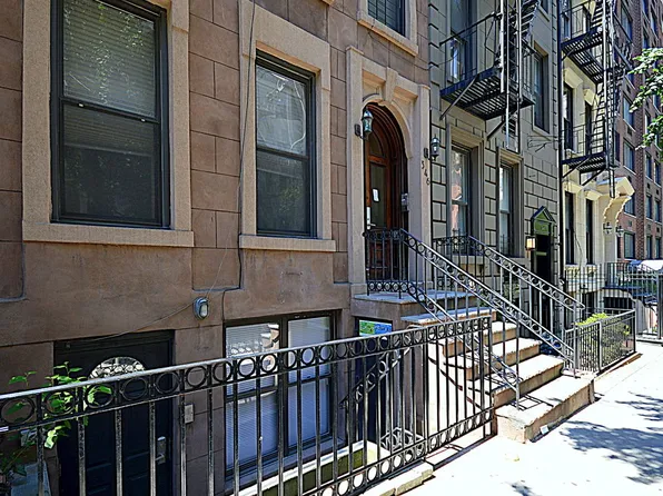 346 East 51st Street image 3 of 20