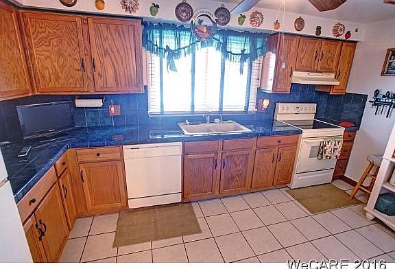 4th image of 1414 Edgewood Dr
