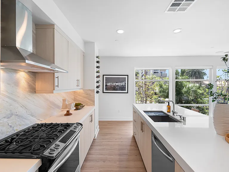 2111 N Cahuenga Blvd #A-1 — Photo 11