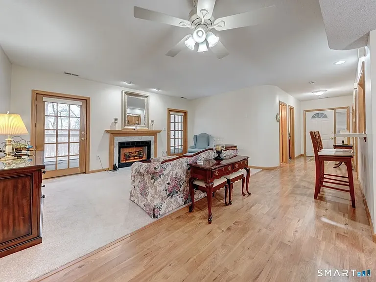 33 Langdon Ct #D104 — Photo 17