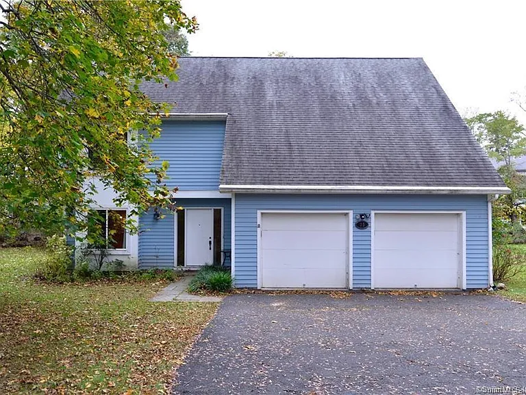 35 Homestead Rd — Photo 1