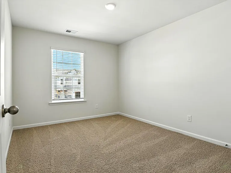 1342 37th Avenue Ln NE — Photo 23