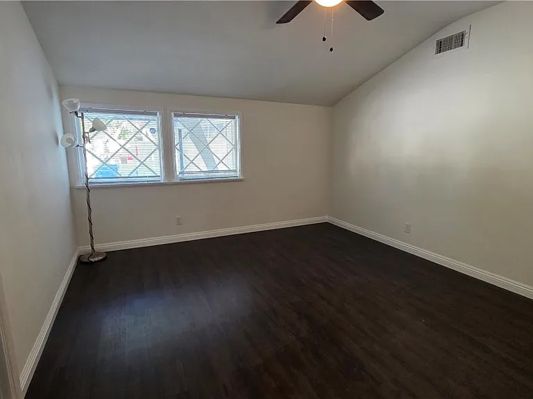 17322 Keswick St — Photo 22
