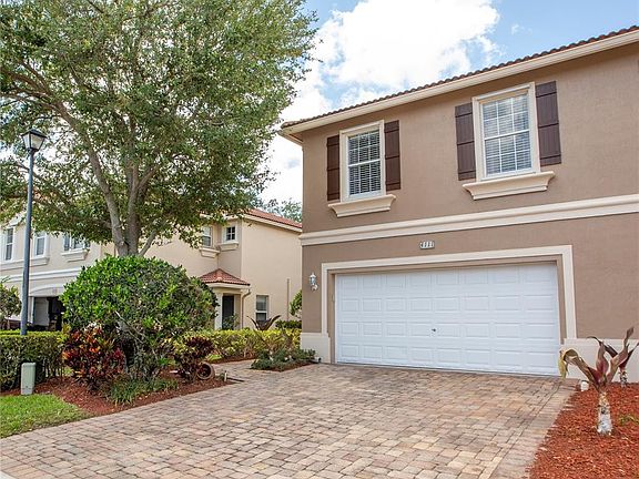 2nd image of 4111 Bamboo Palm Court