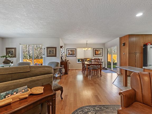 5th image of 1474 Ridgemount Dr