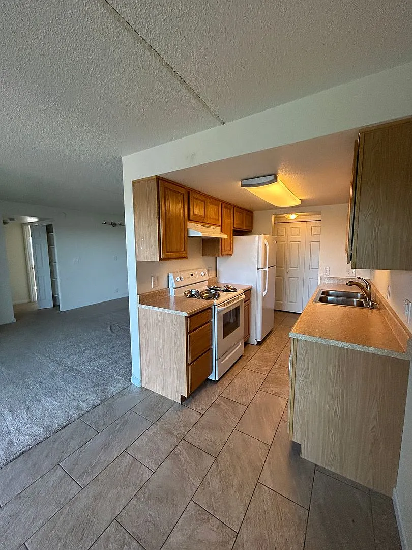 2 Bedroom Corner Condo Available at Spanish Towers close to CU — Photo 3