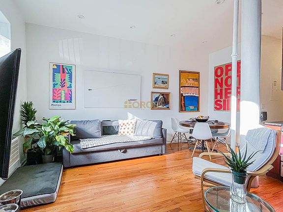 5th image of 262 E 2nd St APT 1A