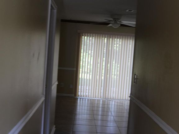 3rd image of 1370 Old Middleburg Rd N APT 7