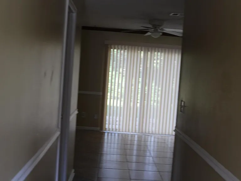 1370 Old Middleburg Rd N #7 — Photo 3
