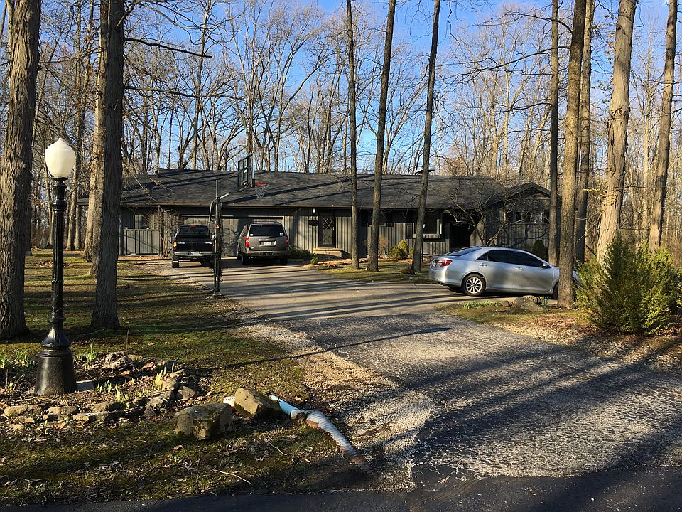 1st image of 1800 N Hickory Crk