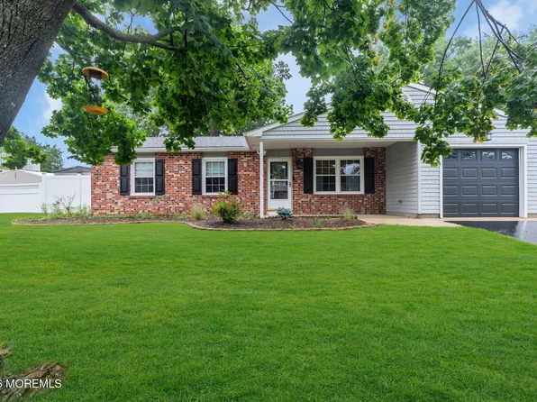 31 Cherry Lane, Howell, NJ 07731