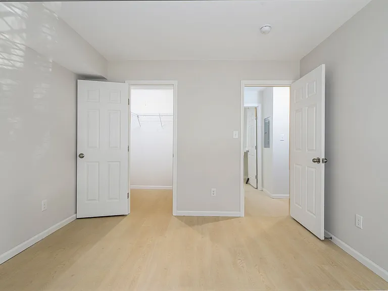 Oak Forest Apartments — Photo 12