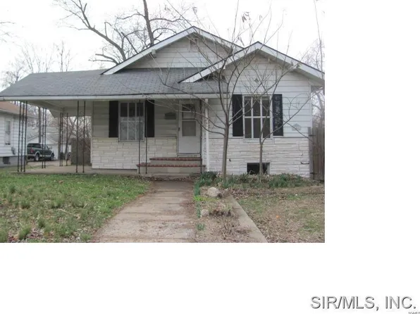 744 N Wood River Ave, Wood River, IL 62095