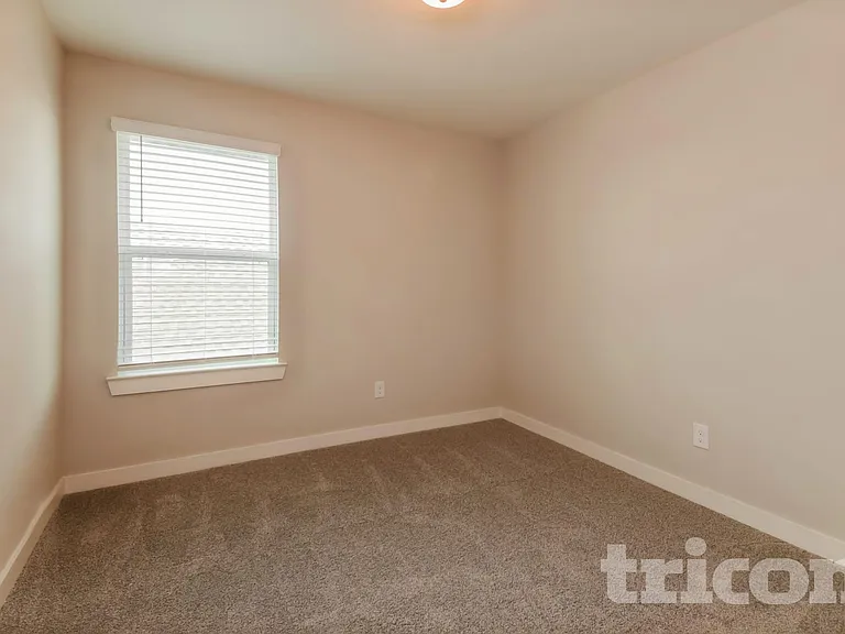 2540 Finch Hollow Dr — Photo 11