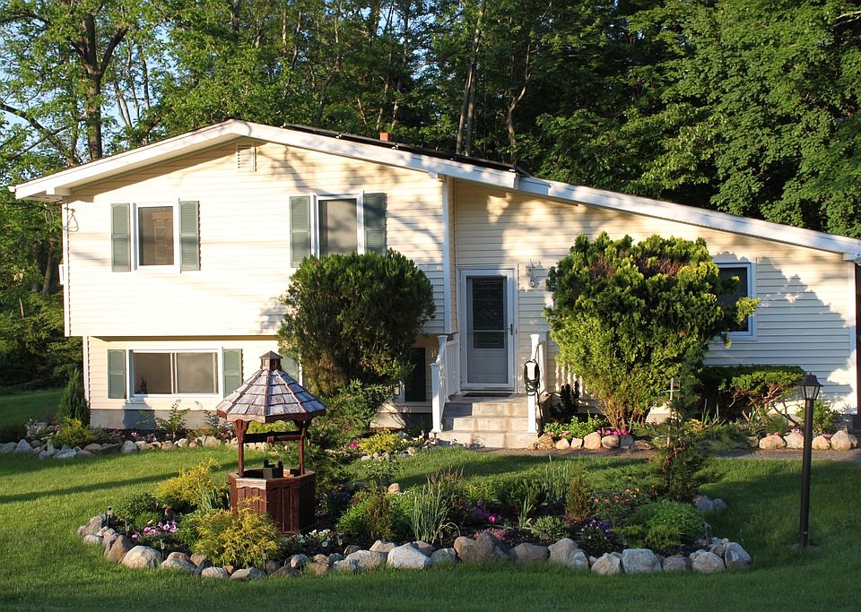 1st image of 3830 Chesterfield Dr