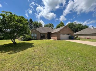 2115 Shade Tree Dr, Conway, AR 72032