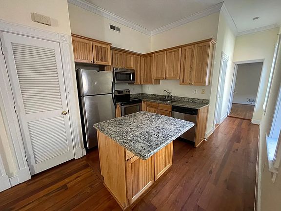 2nd image of 220 W Marshall St #B