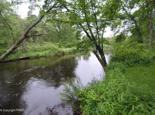 5142 Autumn Ln, Pocono Lake, PA 18347