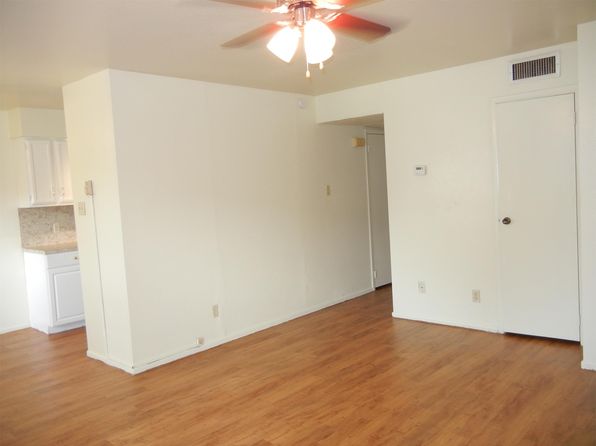 705 S Jackson St, Brenham, TX