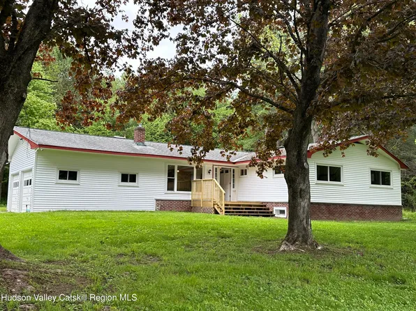 3859 County Route 9, New Lebanon, NY 12125