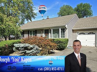 307 Montana St, Paramus, NJ 07652