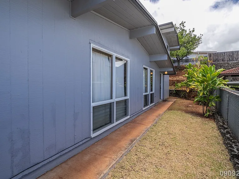 1341 Komo Mai Dr #B — Photo 3