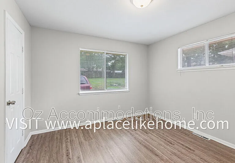 3607 W 47th St — Photo 11