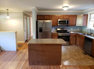 1054 Honeysuckle Ln, Charleston, SC 29412