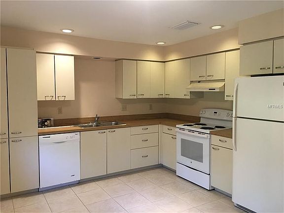 4th image of 8944 Silkwood Ct