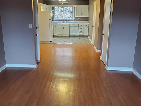 3rd image of 103 Angeline Dr #4