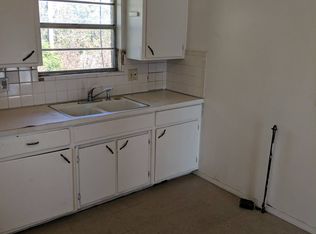 8714 E 7th St, Kansas City, MO 64125