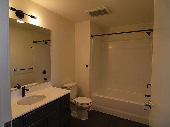 4th image of 814 Main St #1-308