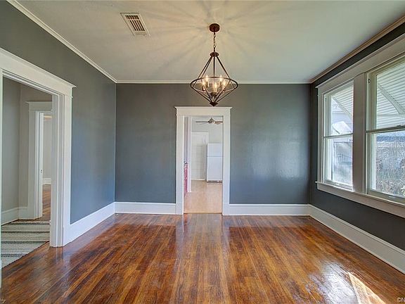 5th image of 227 Columbia St