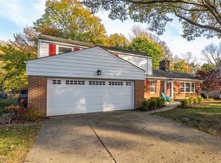 4665 W Park Dr, Fairview Park, OH 44126