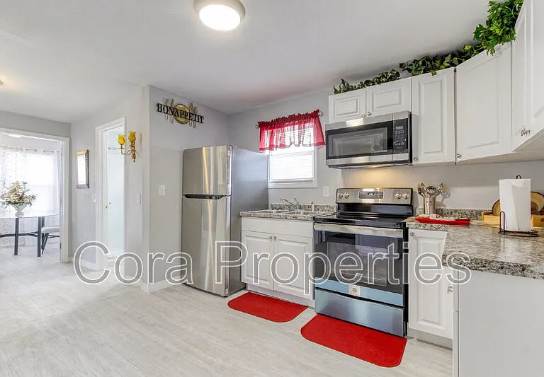 685 Sears Ave NE #4 — Photo 12