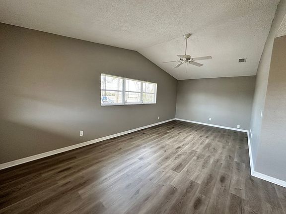 2nd image of 829 Gleason Pkwy APT 1