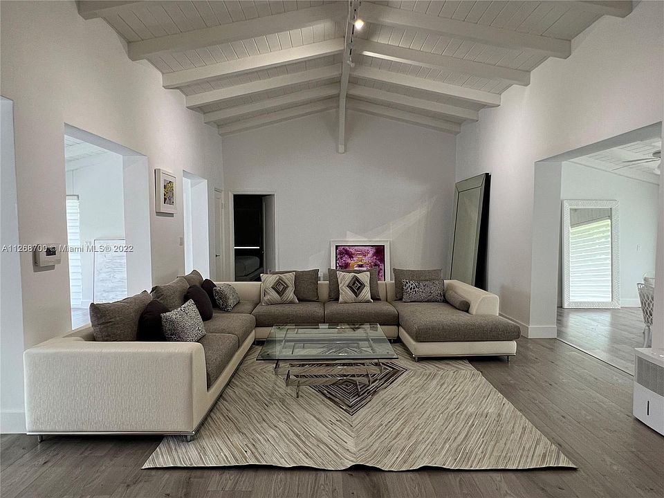1st image of 860 N Venetian Dr #0
