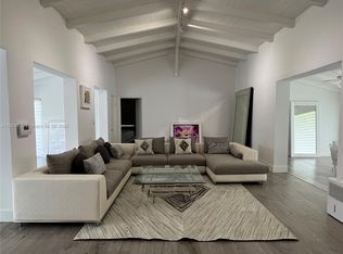 860 N Venetian Dr #0, Miami Beach, FL 33139