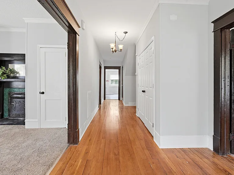 716 Everett St — Photo 13